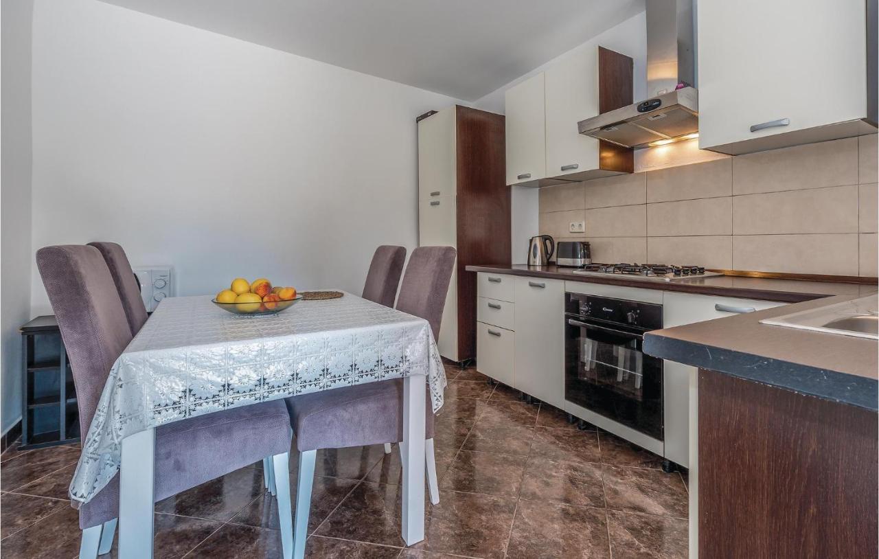 Lovely Home In Sibenik-Brodarica With Kitchen Donje Polje Exterior photo